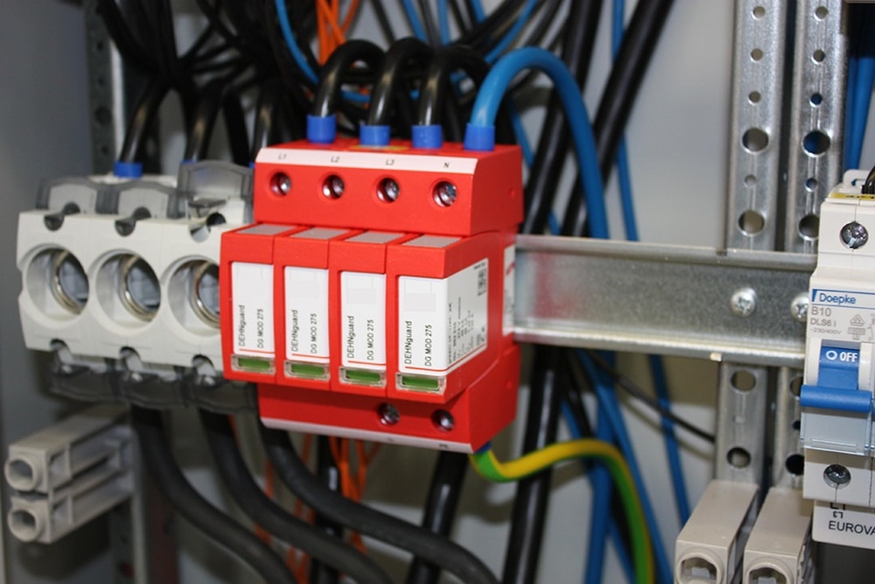 U berspannungsschutz bei Elektrotechnik Minch in Riedenburg
